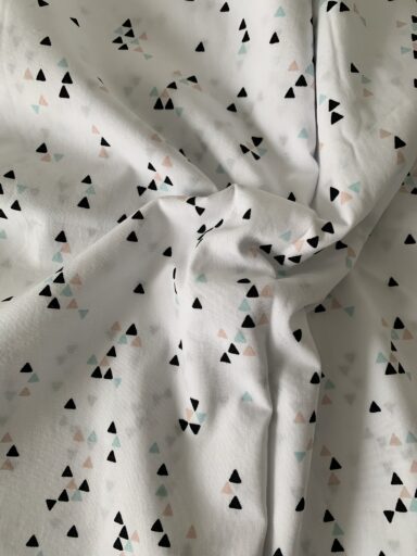 Tissu coton motifs triangles menthe – Image 4