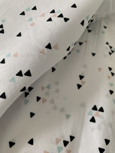 Tissu coton motifs triangles menthe – Image 3