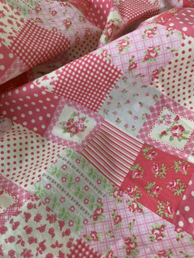 Tissu coton imprimé patchwork romantique