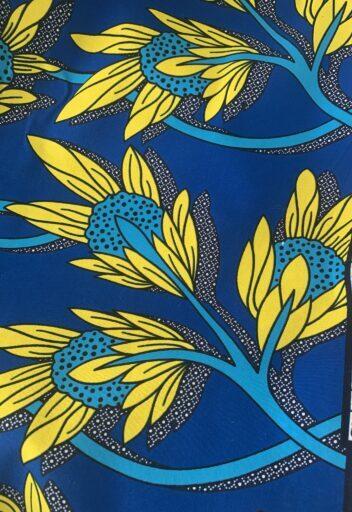 Tissu wax bleu et jaune fleurs – Image 2