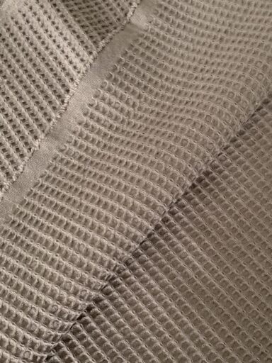 Tissu nid d'abeille gris – Image 2